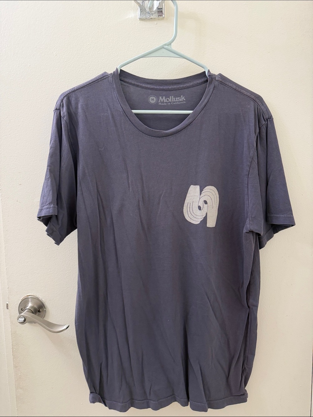 Mollusk Men’s Short Sleeve Graphic Tee in Slate Gray